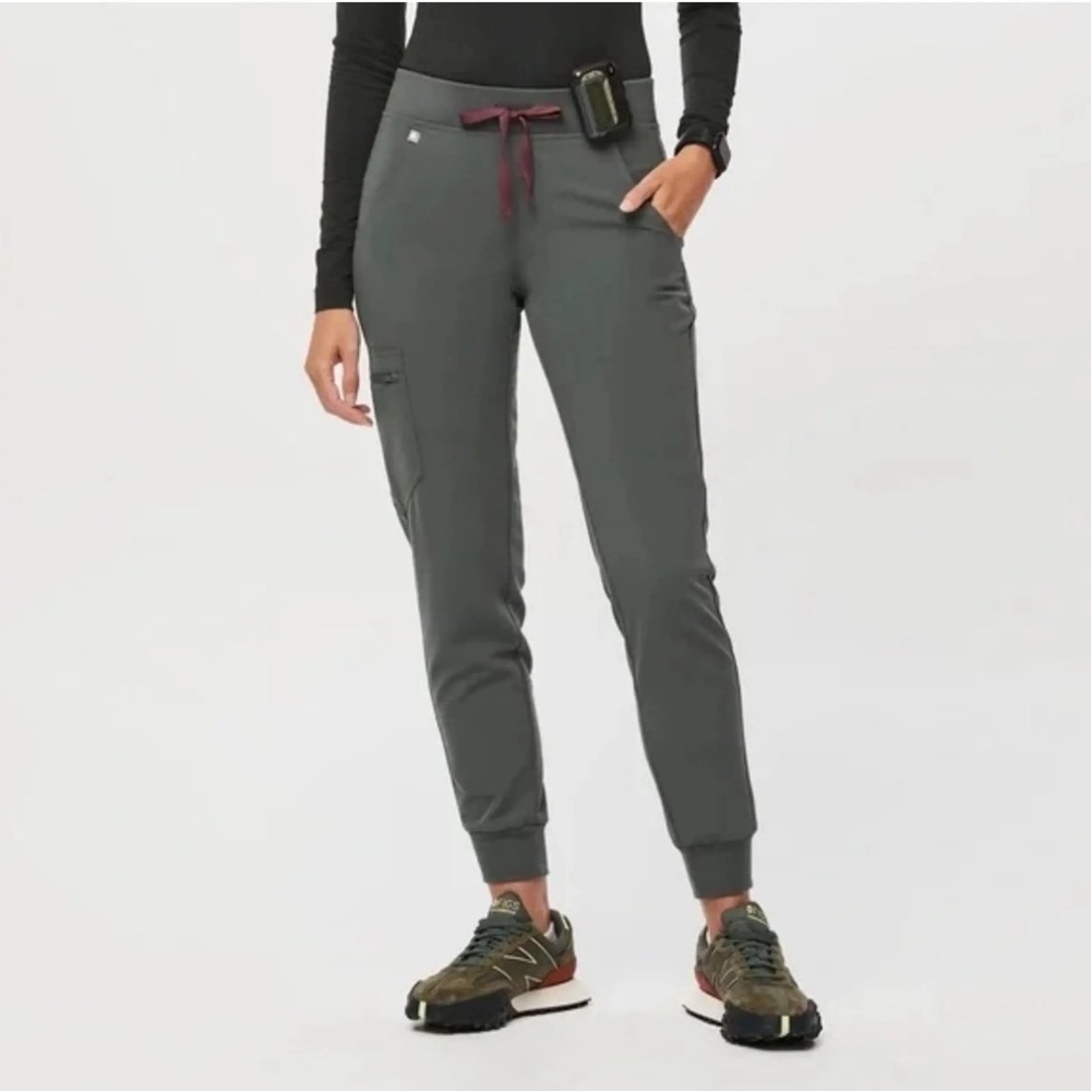 FIGS green bonsai Scrub bottoms jogger Zamora high with Maroon Drawstrings